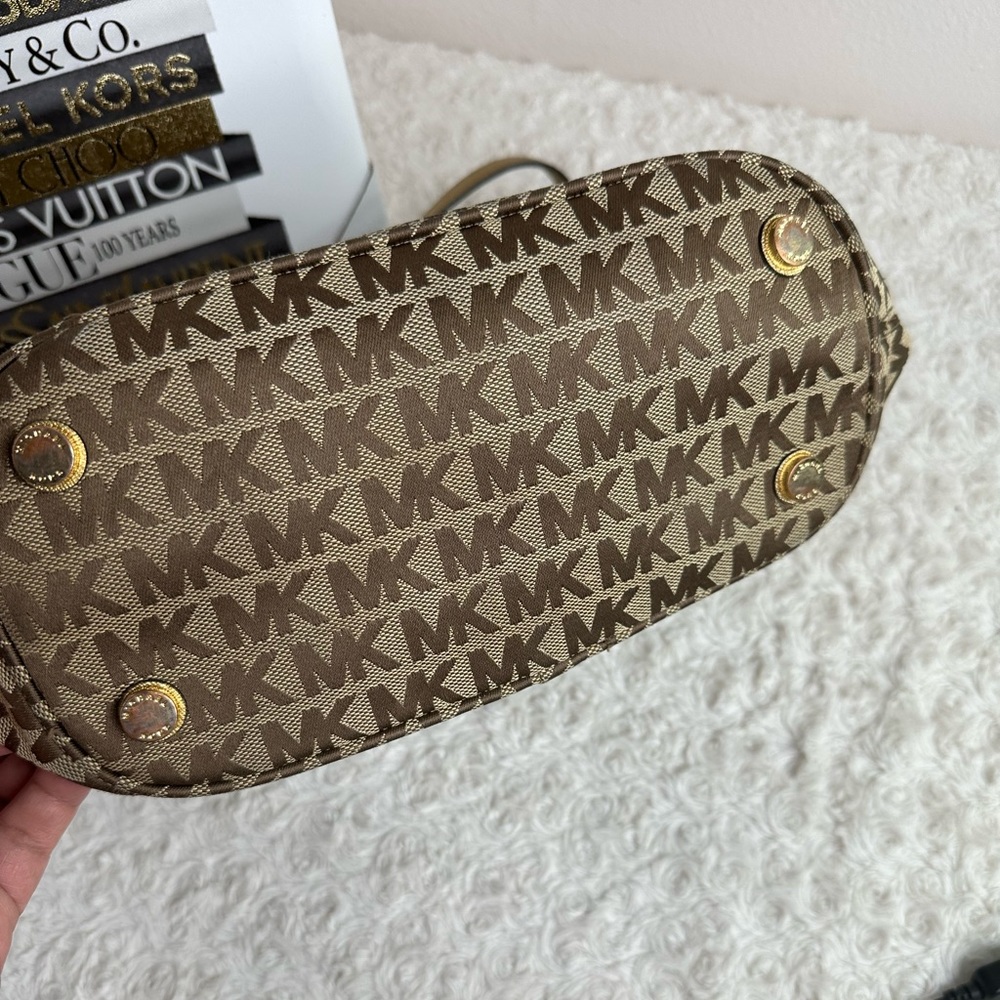 Michael Kors Jet set Signature Pocket MF Tote Brown Khaki Jacquard Leather - Picture 8 of 11